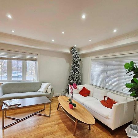 Beautiful Room At Yonge And Sheppard And North York Centre Торонто Экстерьер фото
