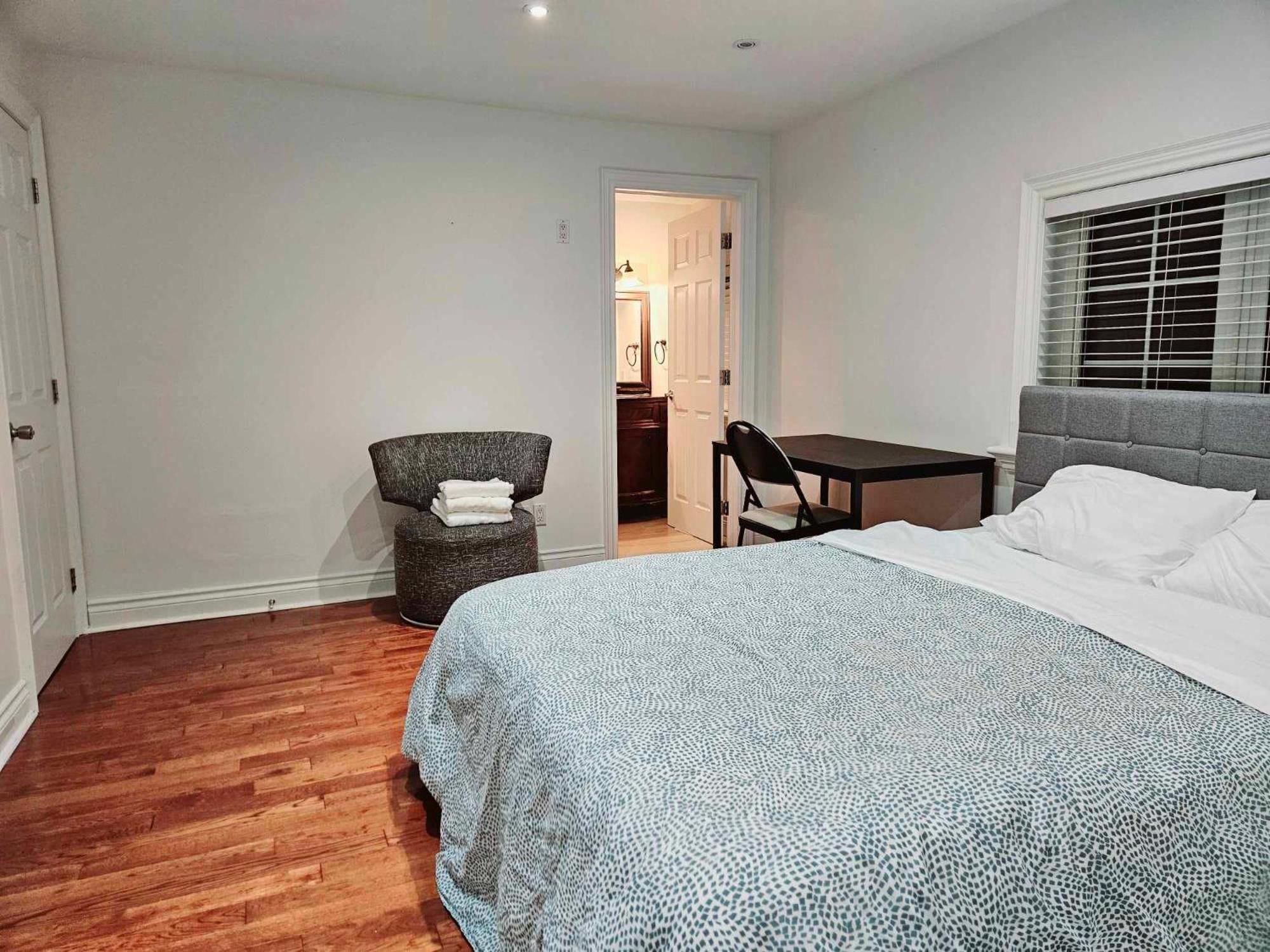 Beautiful Room At Yonge And Sheppard And North York Centre Торонто Экстерьер фото