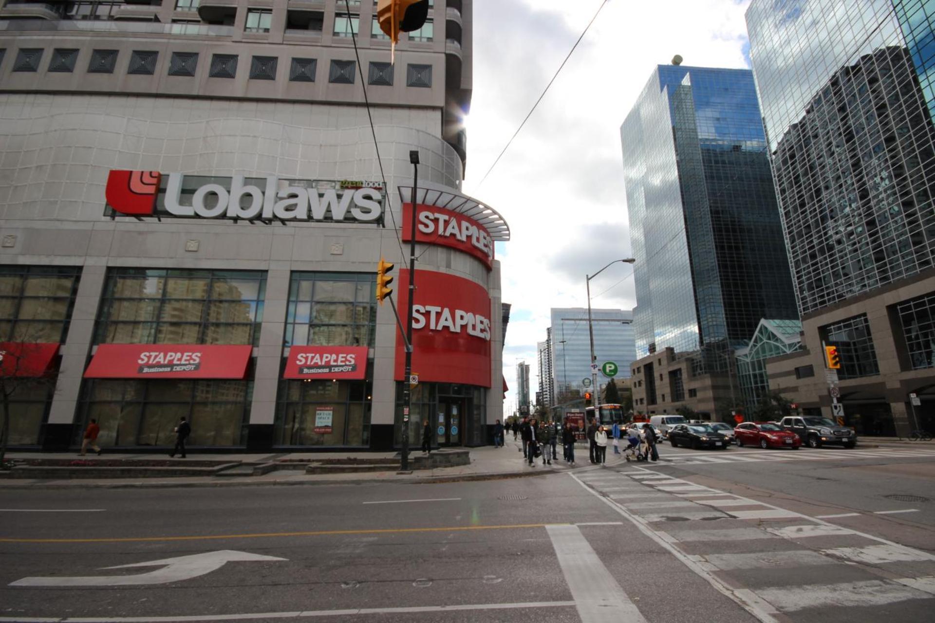 Beautiful Room At Yonge And Sheppard And North York Centre Торонто Экстерьер фото