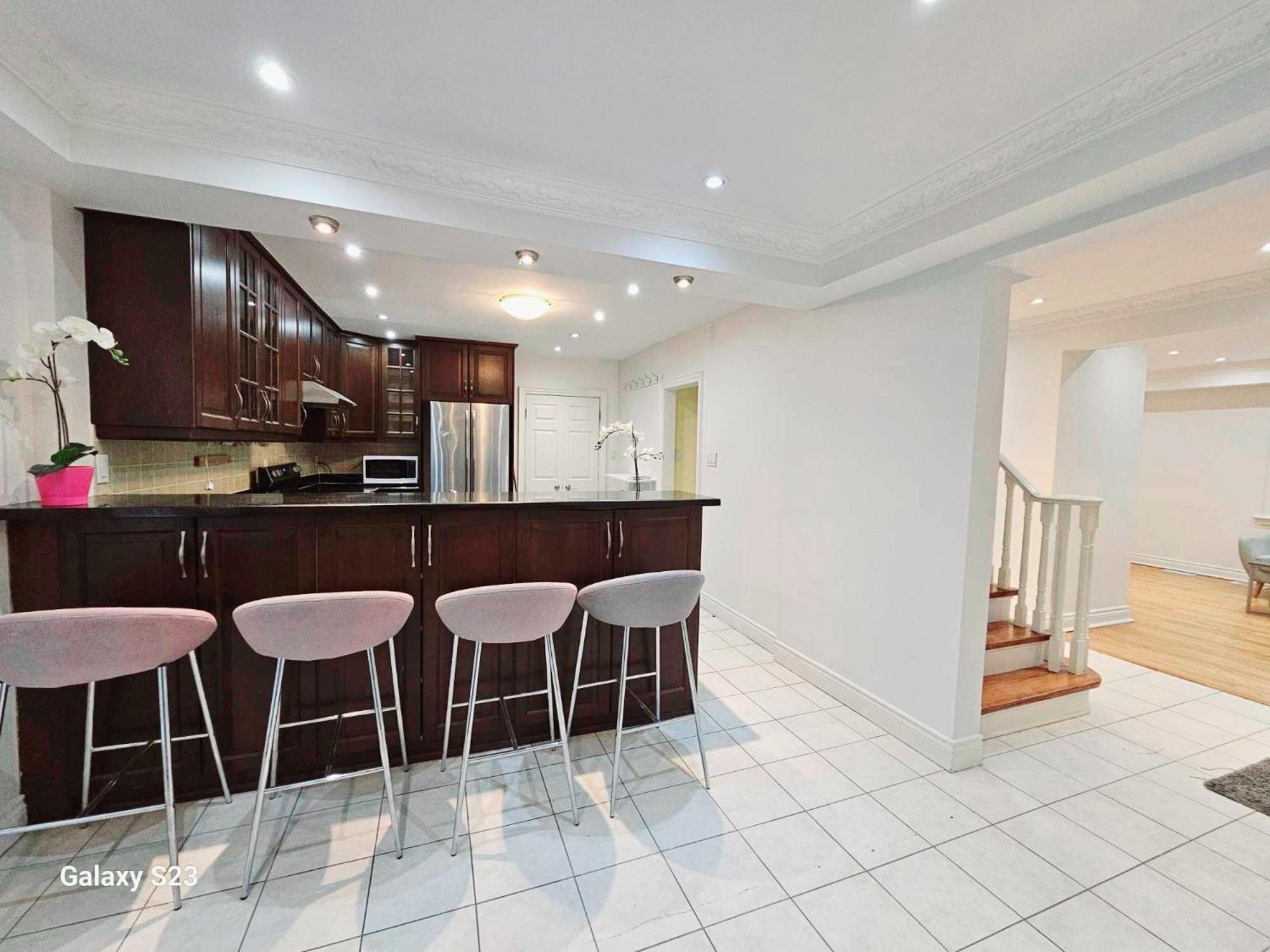 Beautiful Room At Yonge And Sheppard And North York Centre Торонто Экстерьер фото