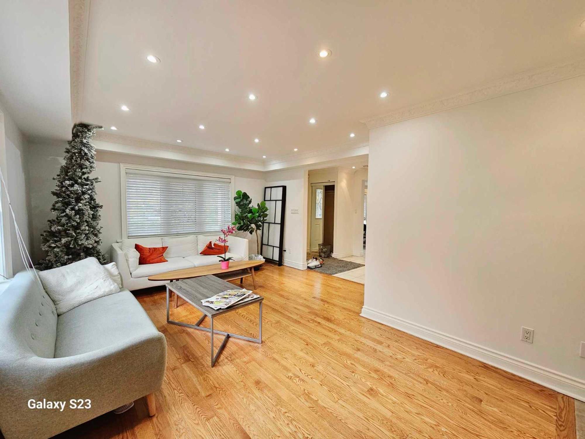 Beautiful Room At Yonge And Sheppard And North York Centre Торонто Экстерьер фото