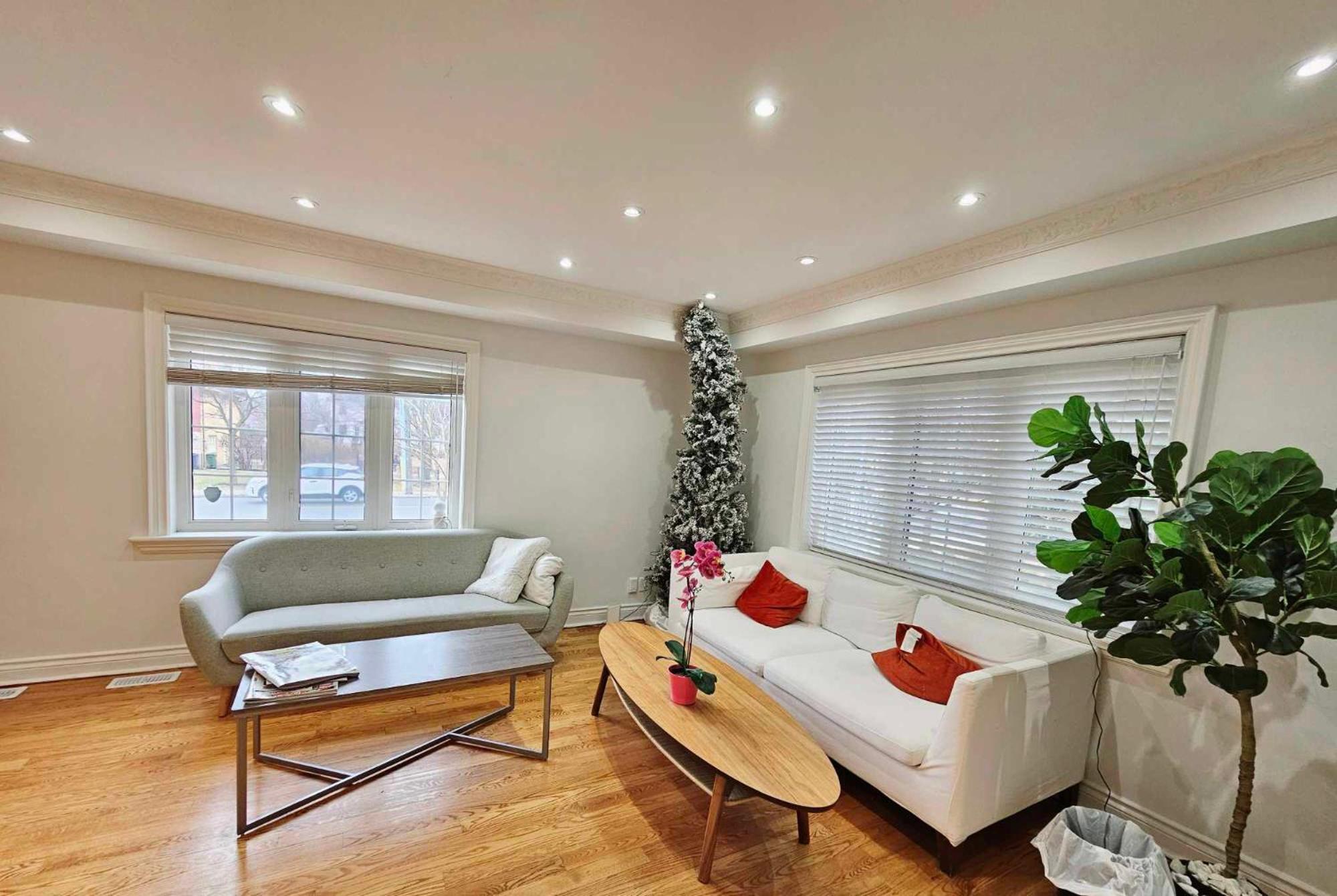 Beautiful Room At Yonge And Sheppard And North York Centre Торонто Экстерьер фото