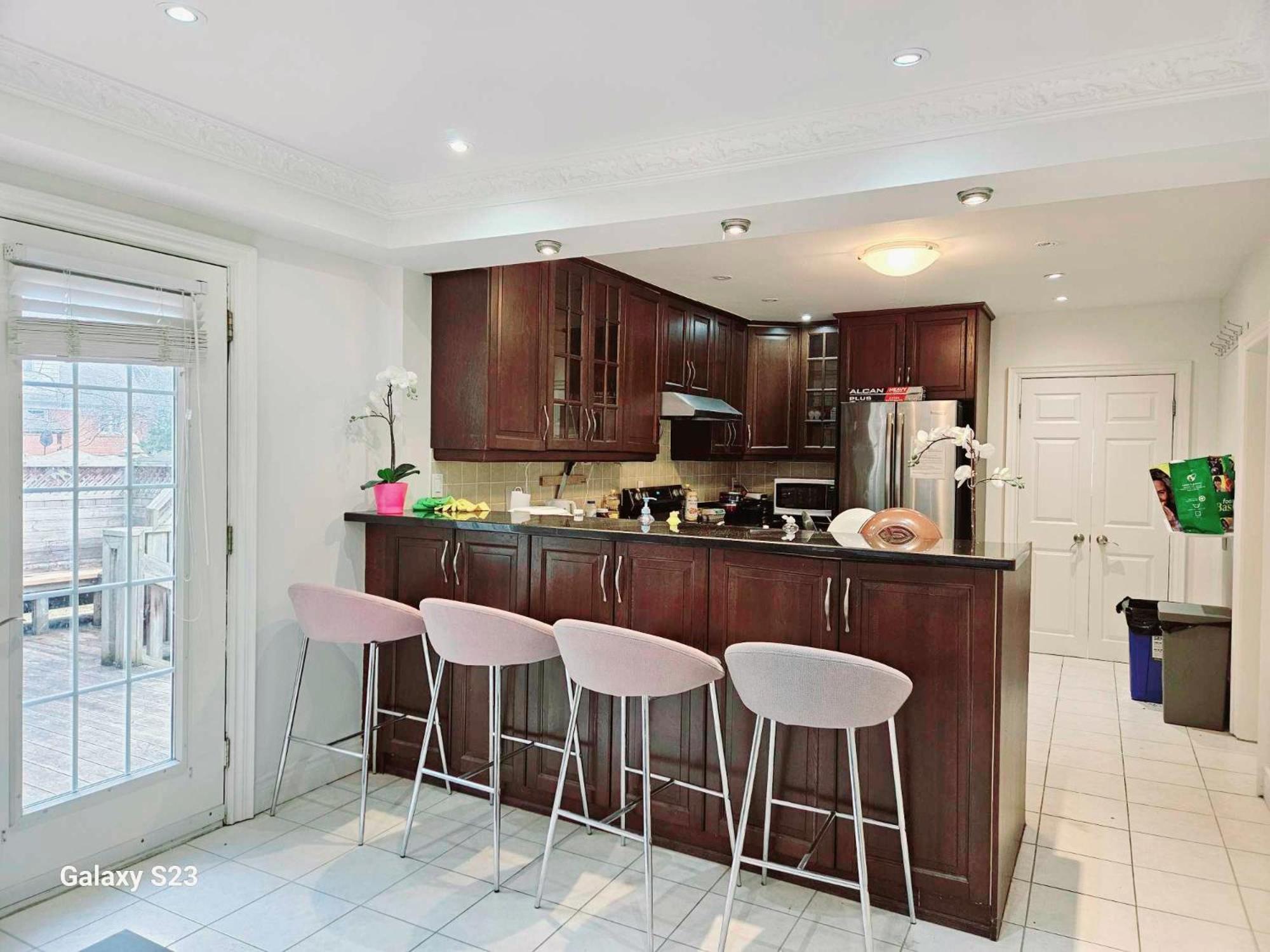 Beautiful Room At Yonge And Sheppard And North York Centre Торонто Экстерьер фото