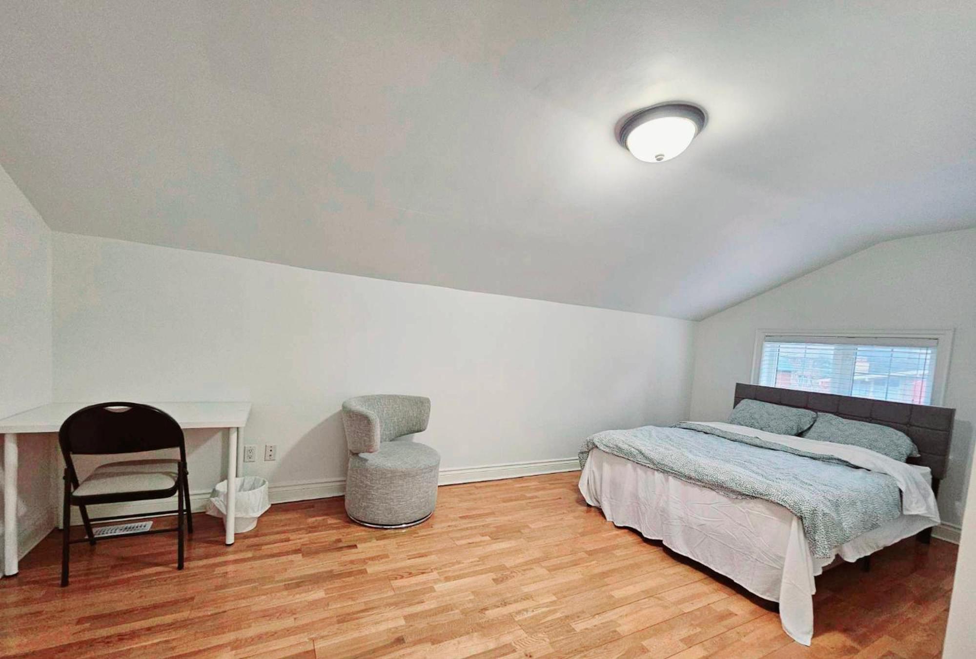 Beautiful Room At Yonge And Sheppard And North York Centre Торонто Экстерьер фото