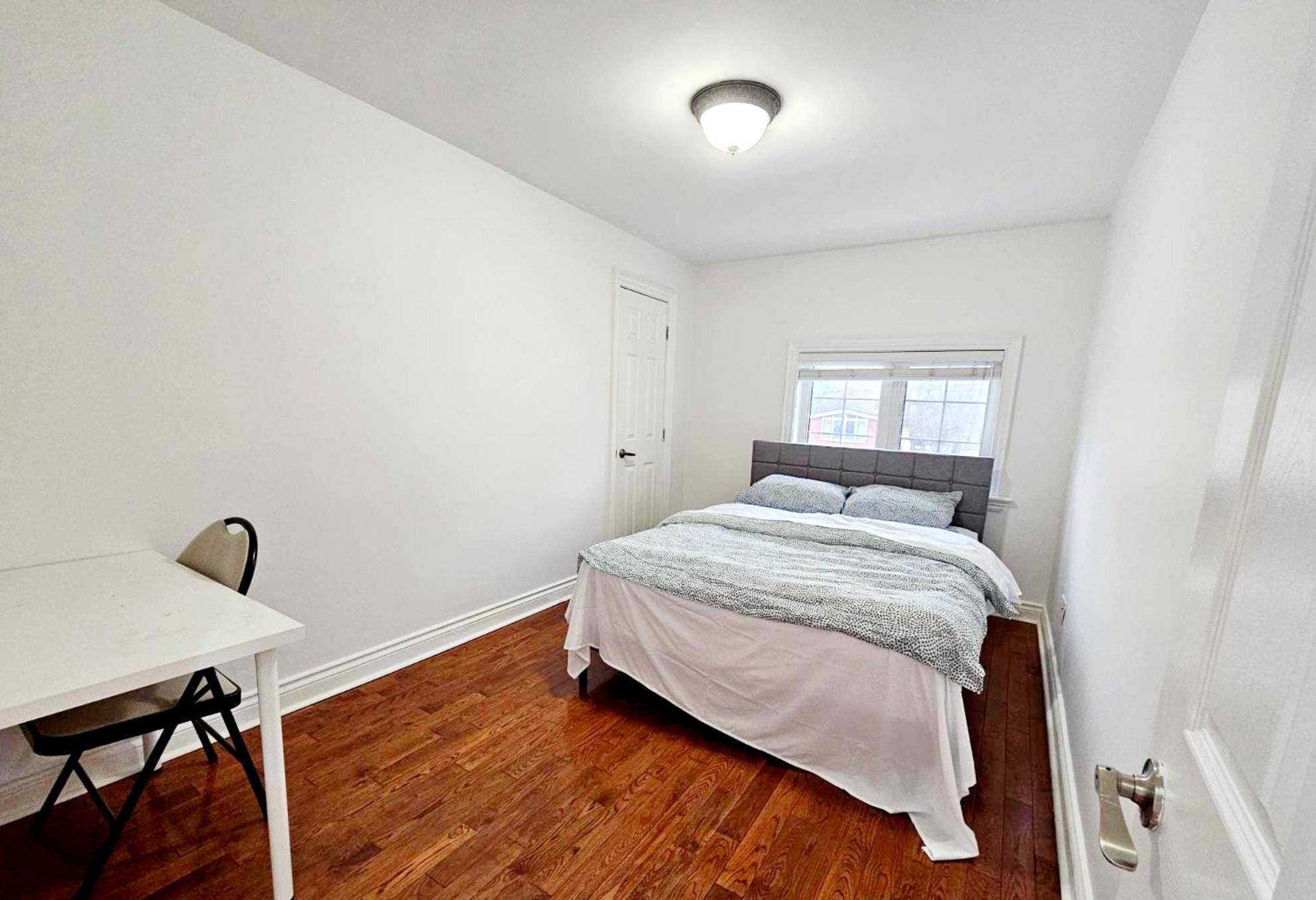 Beautiful Room At Yonge And Sheppard And North York Centre Торонто Экстерьер фото